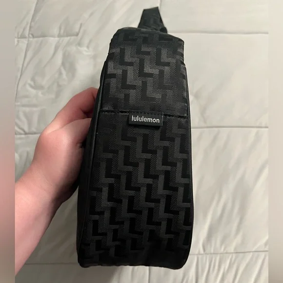 Lululemon City Essentials Shoulder Bag 4L *L Monogram Jacquard - Picture 5 of 7